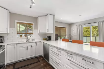 Kitchen Photo of 6 7467 Prospect Street, Pemberton, BC