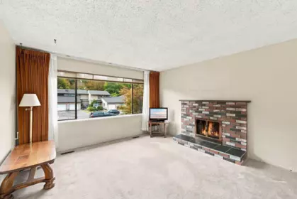 Breakfast Nook Photo of 4846 207a Street, Langley, BC