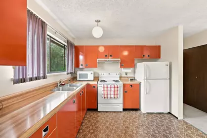 Kitchen Island Photo of 4846 207a Street, Langley, BC