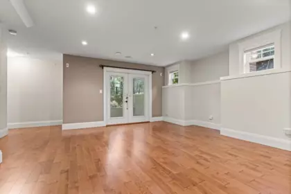Hallway Photo of 5711 Garrison Boulevard, Chilliwack, BC
