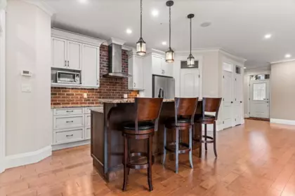 Kitchen Island Photo of 5711 Garrison Boulevard, Chilliwack, BC
