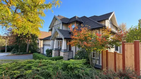 23 Fernway Drive, Port Moody, BC, Port Moody — Single Family Residence for sale