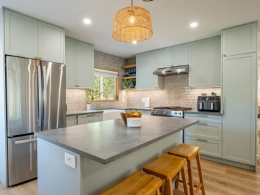Kitchen Island Photo of 38876 Buckley Avenue, Squamish, BC