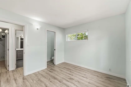 Entry Foyer Photo of 20225 Lorne Avenue, Maple Ridge, BC
