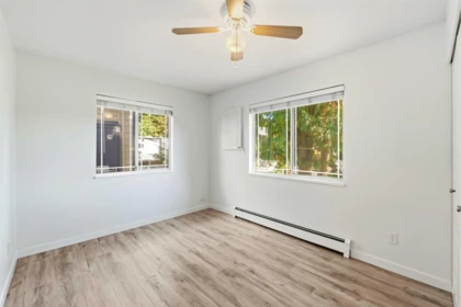 Guest Bathroom Photo of 20225 Lorne Avenue, Maple Ridge, BC