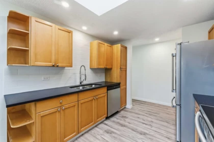 Primary Bedroom Photo of 20225 Lorne Avenue, Maple Ridge, BC