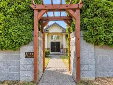 8055 144th Street, Surrey, BC, Surrey — Single Family Residence for sale