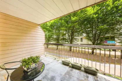 134 8460 Lansdowne Road, Richmond, BC, Richmond — Apartment/Condo for sale