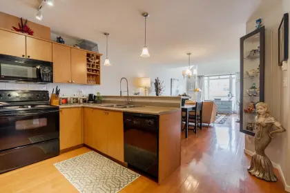 406 3142 St Johns Street, Port Moody, BC, Port moody — Apartment/Condo for sale