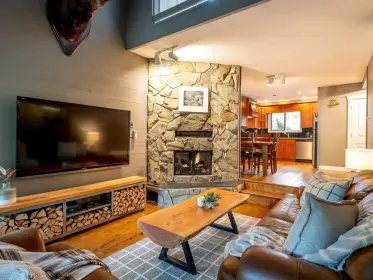 2 6125 Eagle Drive, Whistler, BC, Whistler — Townhouse for sale