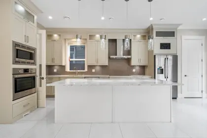 7186 Railway Avenue, Richmond, BC, Richmond — Single Family Residence for sale
