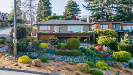 1206 Cloverley Street, North Vancouver, BC, North vancouver — Single Family Residence for sale