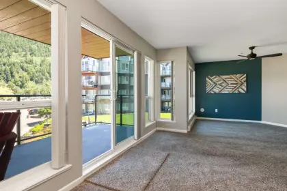 213 378 Esplanade Avenue, Harrison Hot Springs, BC, Harrison hot springs — Apartment/Condo for sale