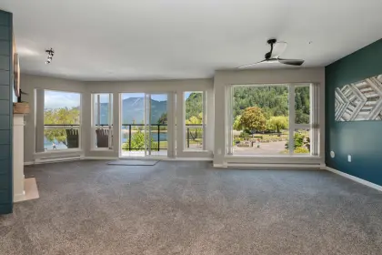 213 378 Esplanade Avenue, Harrison Hot Springs, BC, Harrison hot springs — Apartment/Condo for sale