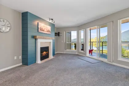 213 378 Esplanade Avenue, Harrison Hot Springs, BC, Harrison hot springs — Apartment/Condo for sale