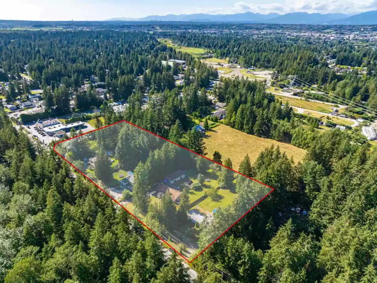 Walk-In Closet Photo of 20877 40 Avenue, Langley, BC