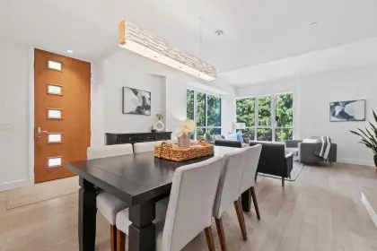 203 1055 Ridgewood Drive, North Vancouver, BC, North vancouver — Townhouse for sale