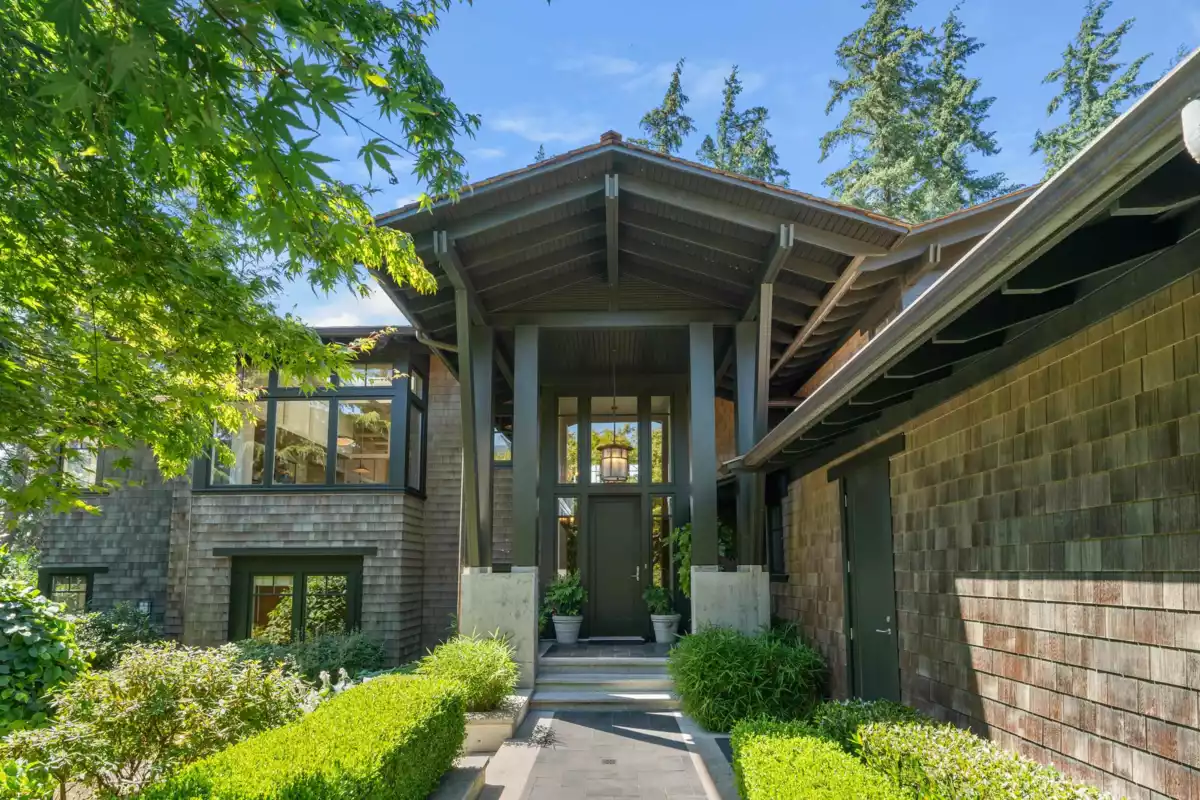Living Room Photo of 4528 Caulfeild Lane, West Vancouver, BC
