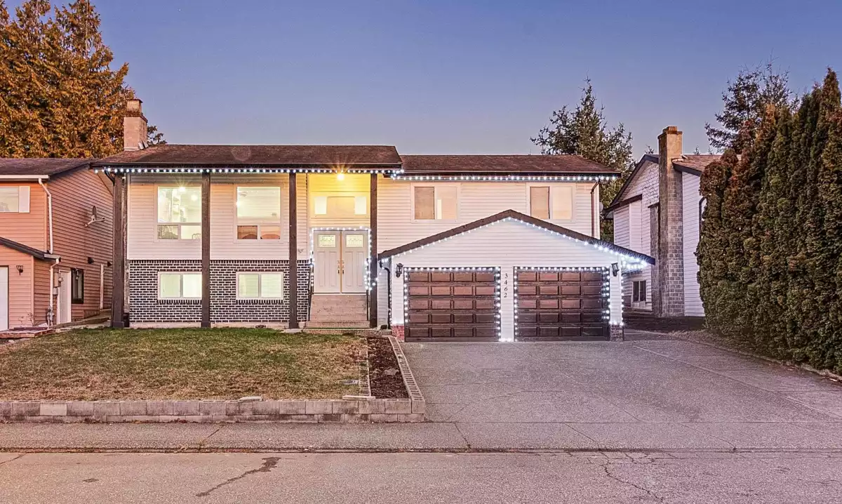 Powder Room Photo of 3462 Okanagan Drive, Abbotsford, BC