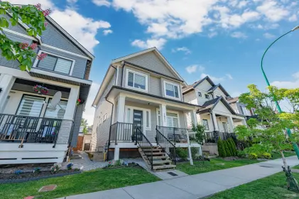 7051 194a Street, Surrey, BC, Surrey — Single Family Residence for sale