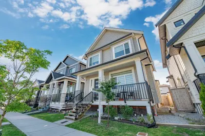 7051 194a Street, Surrey, BC, Surrey — Single Family Residence for sale