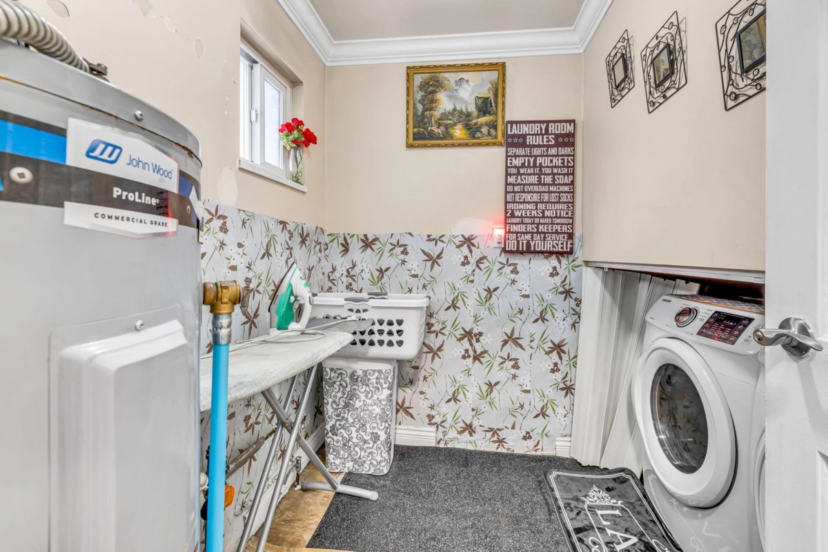 Breakfast Nook Photo of 6613 134 Street, Surrey, BC