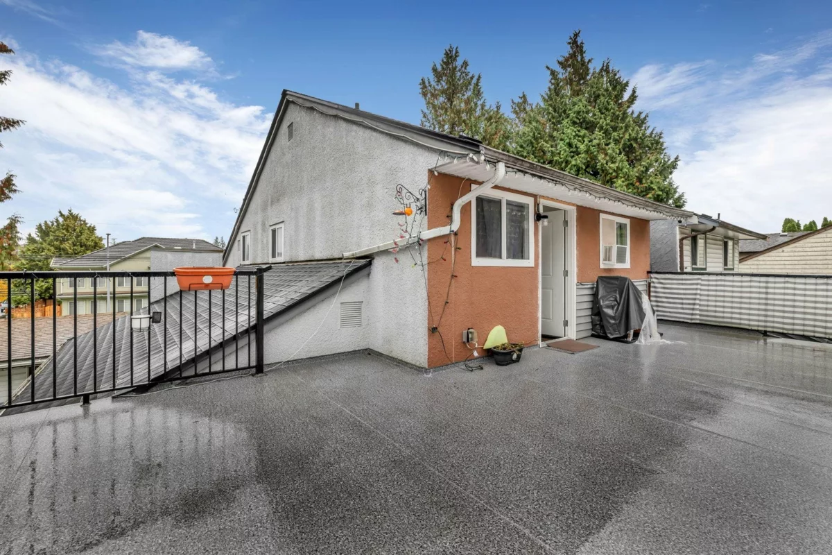 Hallway Photo of 6613 134 Street, Surrey, BC