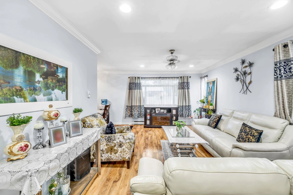 Kitchen Photo of 6613 134 Street, Surrey, BC
