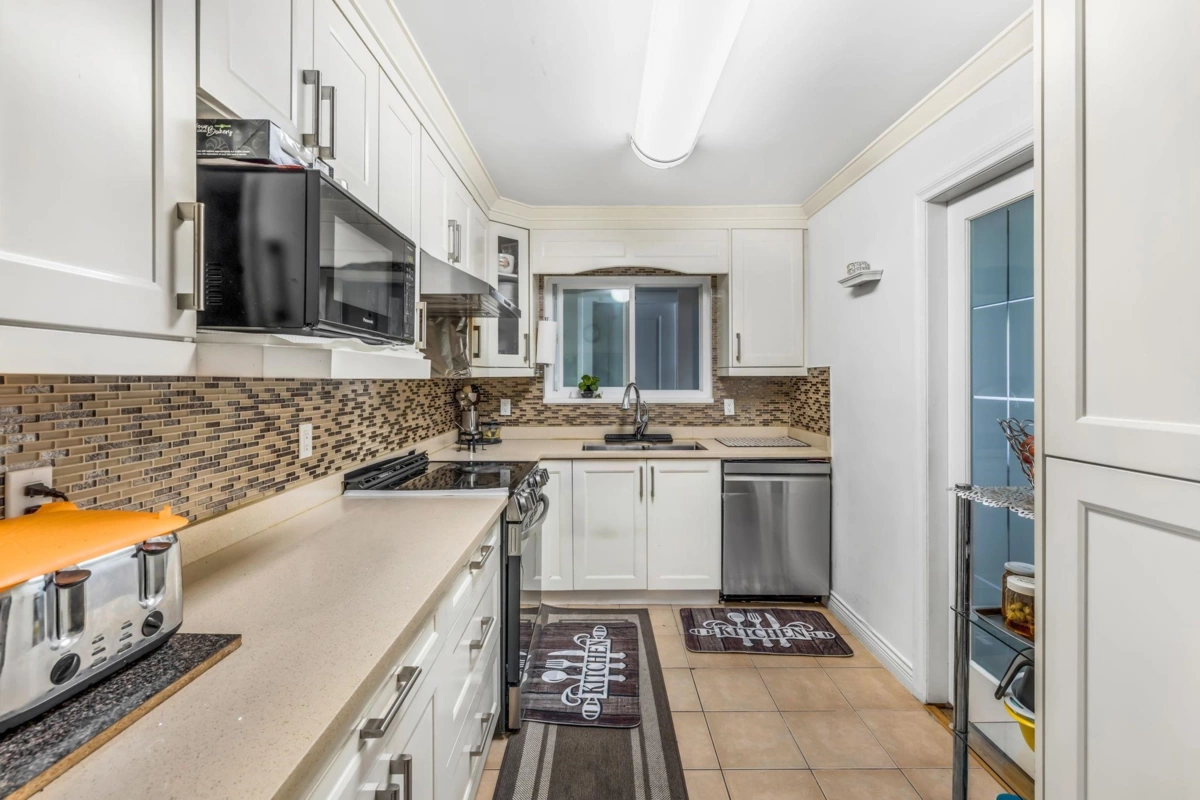 Primary Bedroom Photo of 6613 134 Street, Surrey, BC