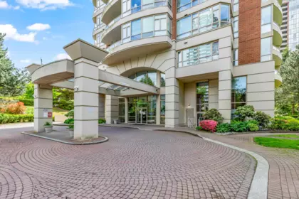 907 6838 Station Hill Drive, Burnaby, BC, Burnaby — Apartment/Condo for sale