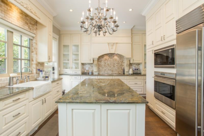 Kitchen Island Photo of 4416 W 11th Avenue, Vancouver, BC