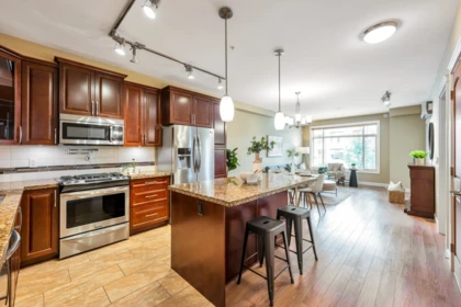 326 8157 207 Street, Langley, BC, Langley — Apartment/Condo for sale