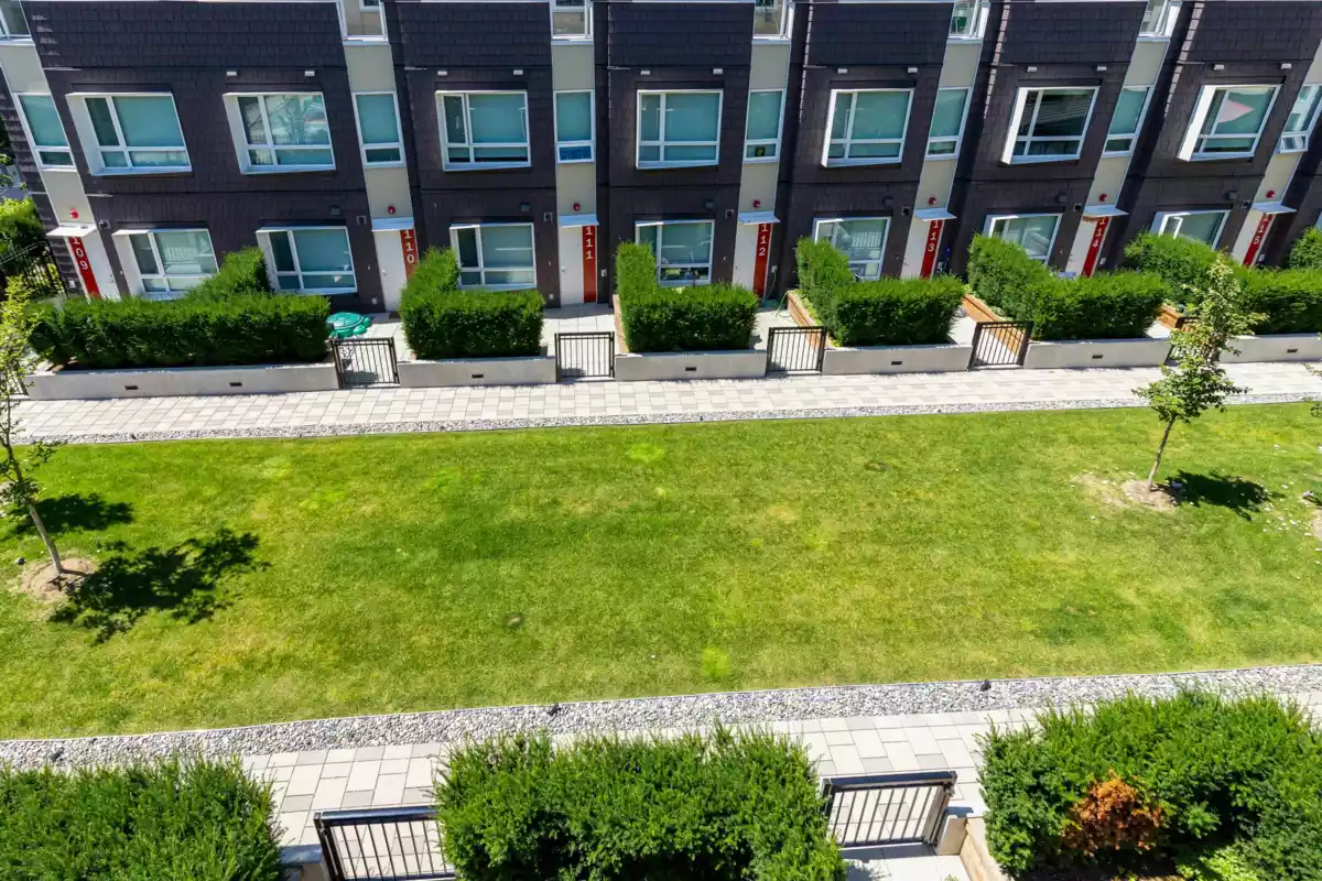 Entry Foyer Photo of 122 12040 Plaza Street, Maple Ridge, BC