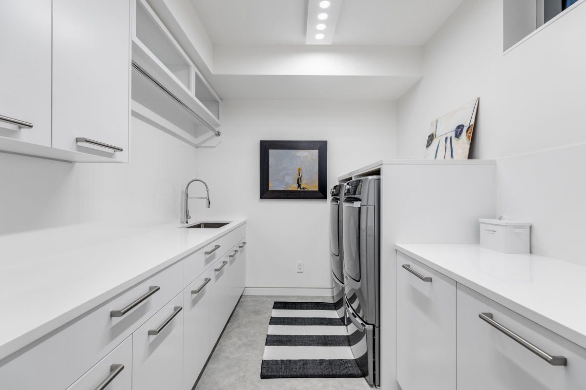 Powder Room Photo of 2893 Bellevue Avenue, West Vancouver, BC