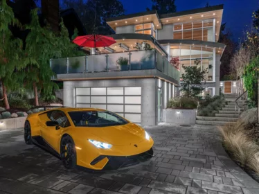 Front exterior of 2893 Bellevue Avenue, West Vancouver, BC