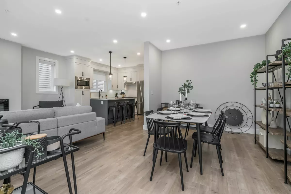 Walk-In Closet Photo of 20517 76 Avenue, Langley, BC