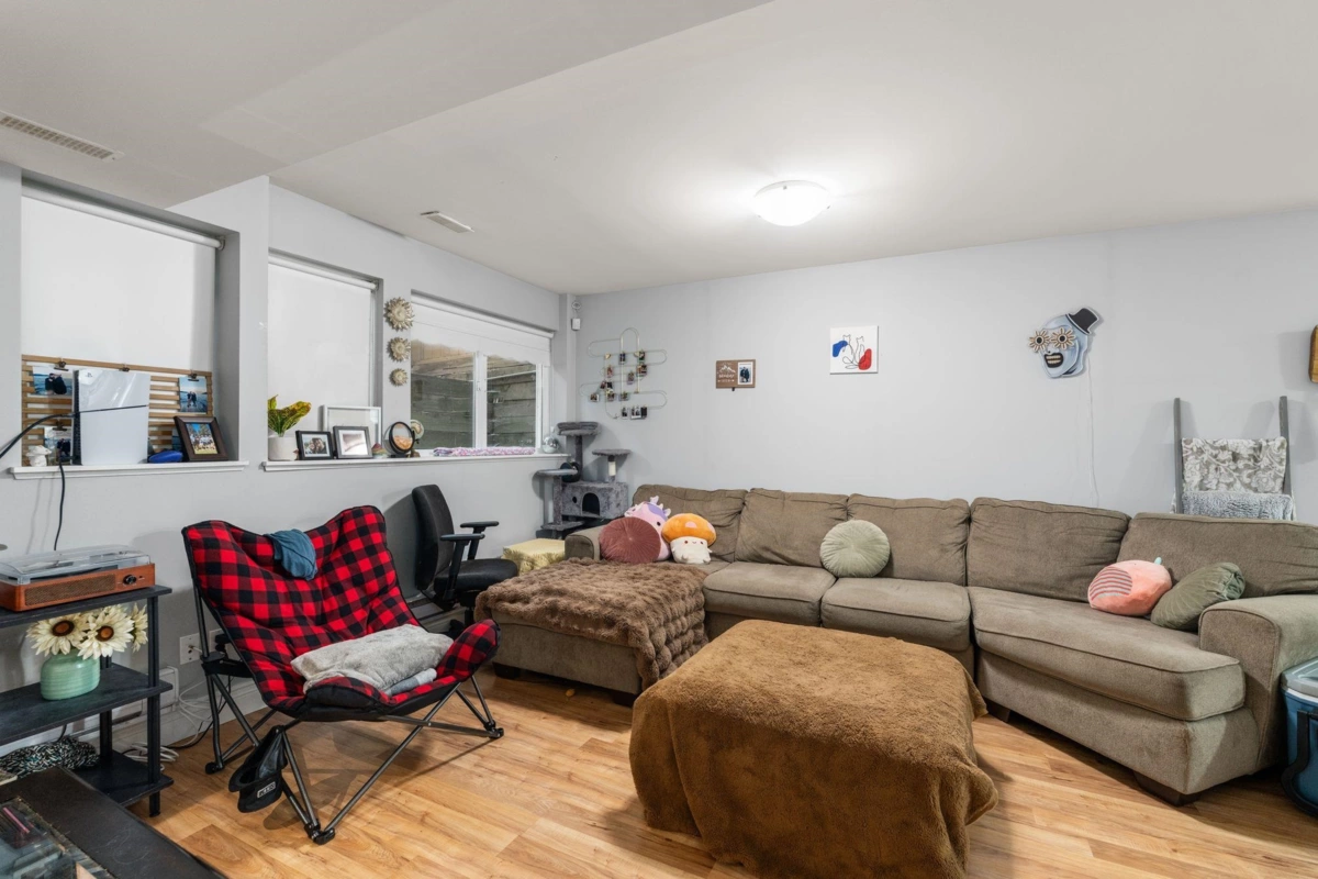 Front Yard Photo of 20752 Grade Crescent, Langley, BC