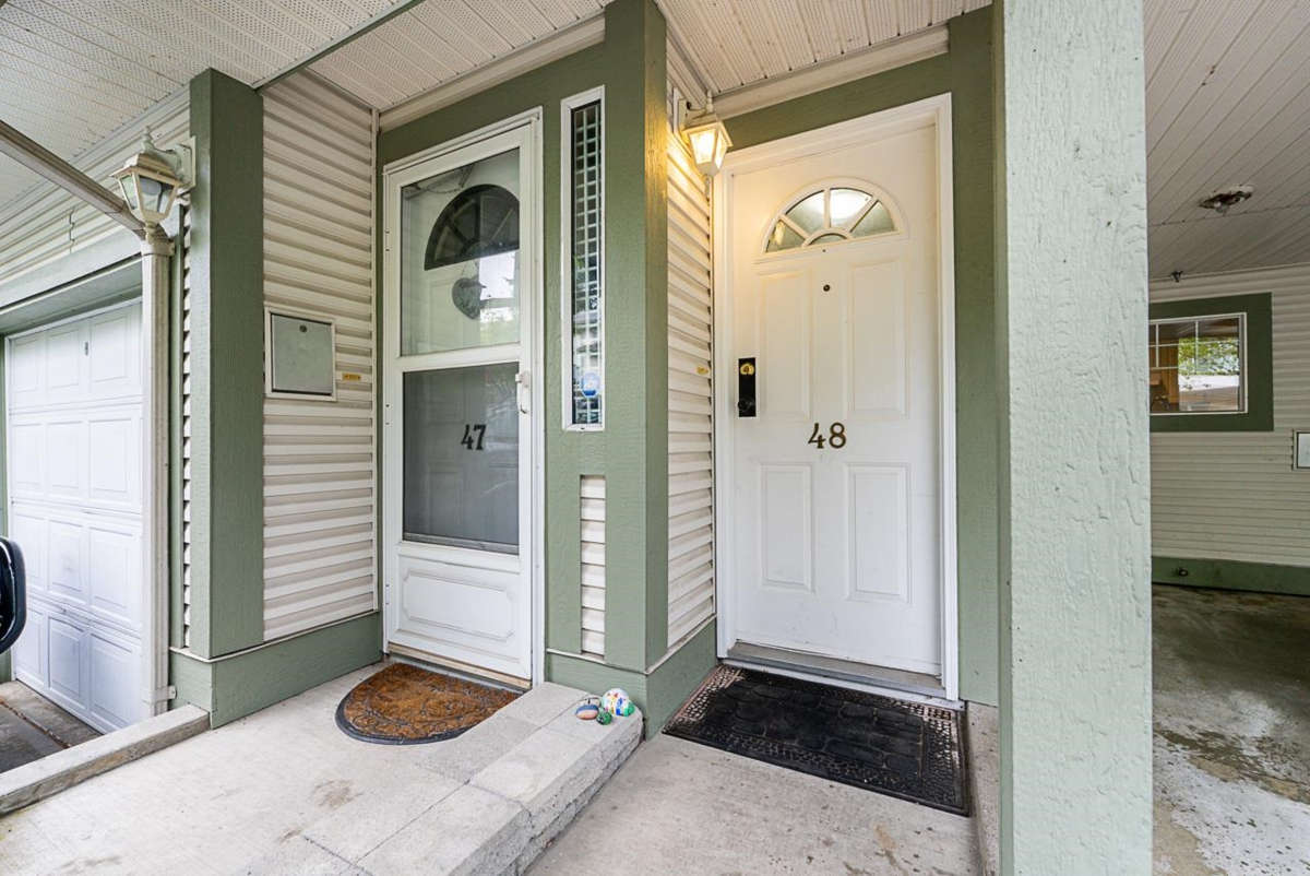 Family Room Photo of 48 8892 208 Street, Langley, BC