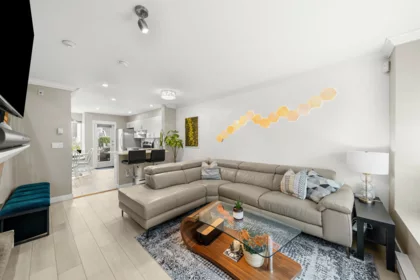 7403 Magnolia Terrace, Burnaby, BC, Burnaby — Townhouse for sale