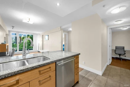 403 5958 Iona Drive, Vancouver, BC, Vancouver — Apartment/Condo for sale
