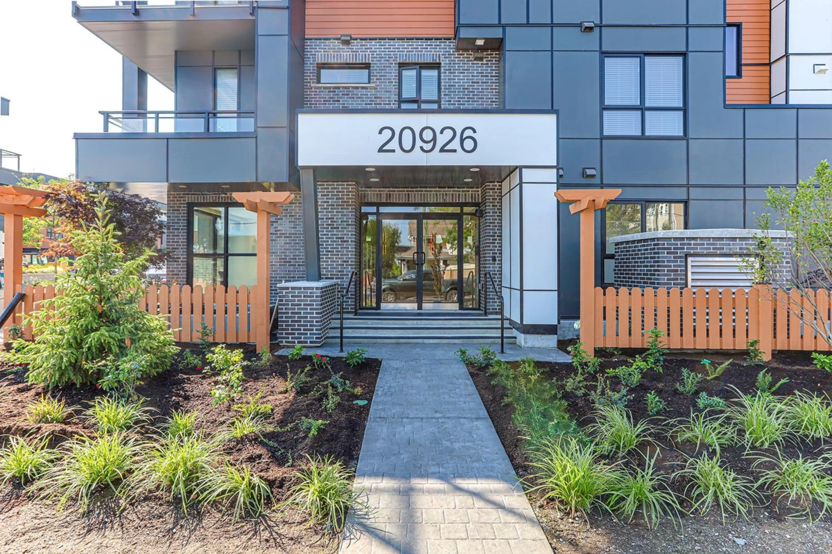 Exterior Front Photo of 412 20926 83 Avenue, Langley, BC