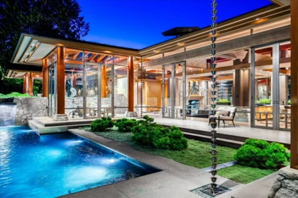 Street View Photo of 3330 Radcliffe Avenue, West Vancouver, BC