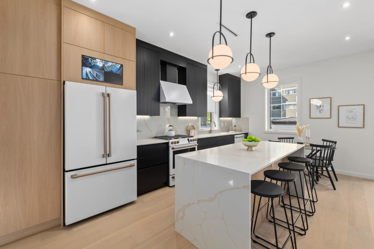 Pantry Photo of 679 W 18th Avenue, Vancouver, BC