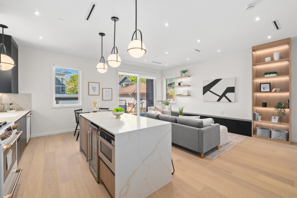 Primary Bedroom Photo of 679 W 18th Avenue, Vancouver, BC