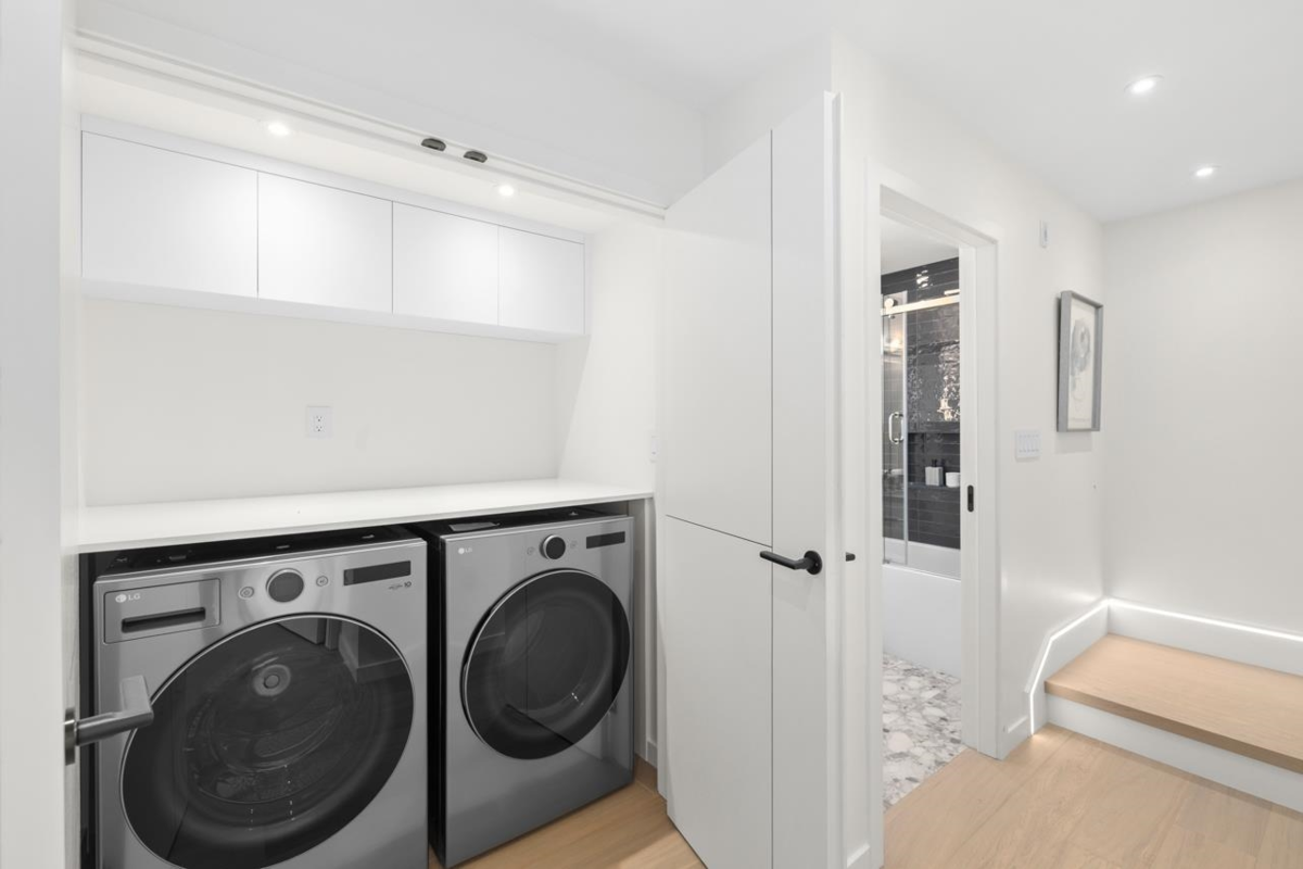 Staircase Photo of 679 W 18th Avenue, Vancouver, BC