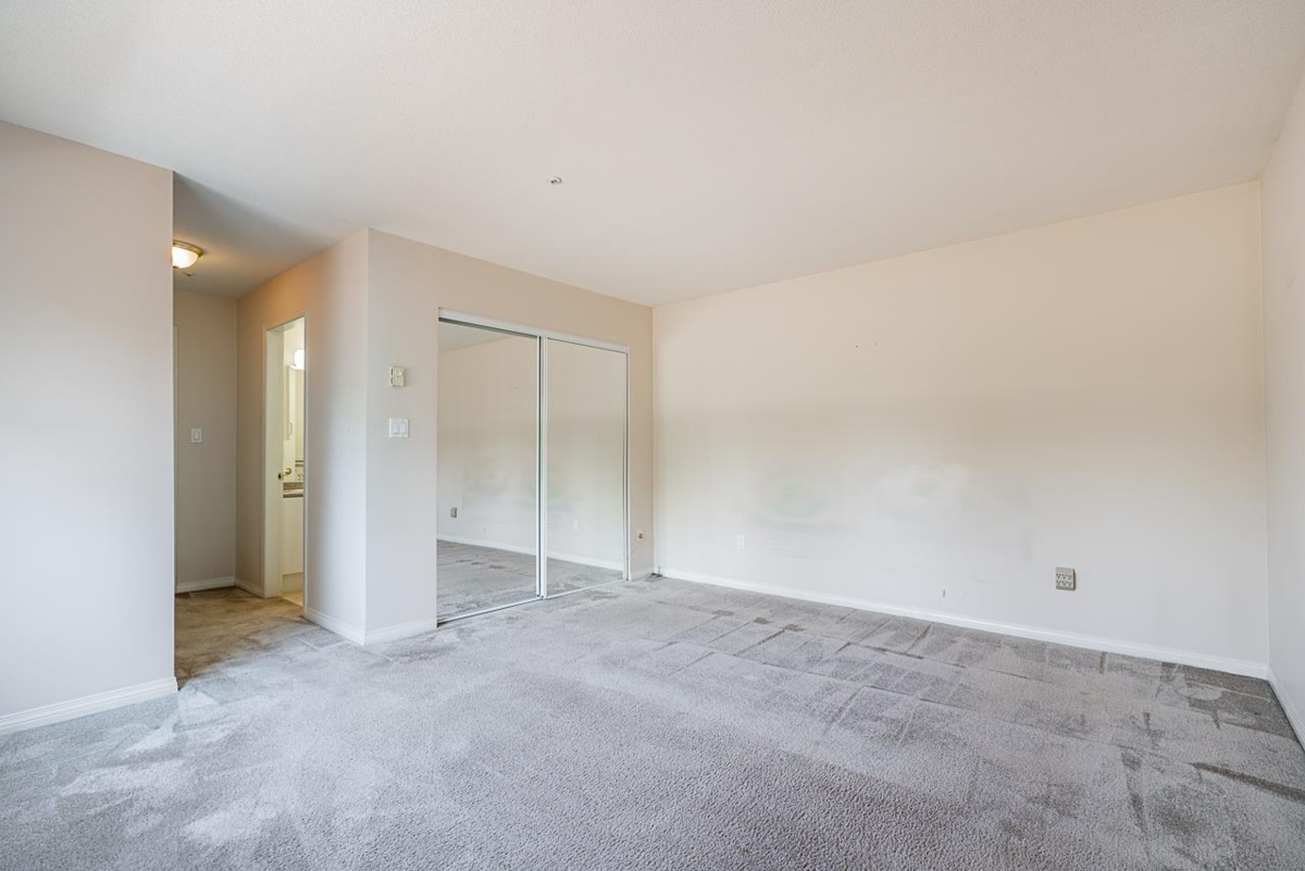 Guest Bathroom Photo of 401 15130 29a Avenue, Surrey, BC