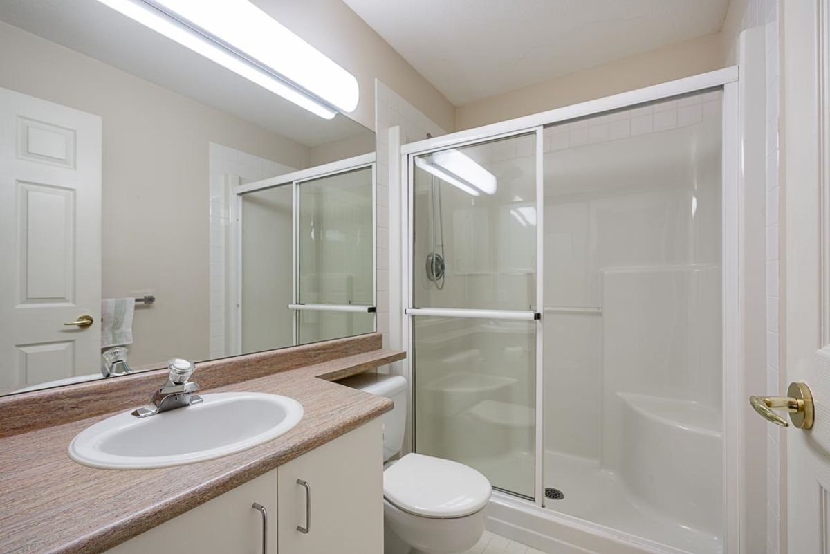 Laundry Room Photo of 401 15130 29a Avenue, Surrey, BC