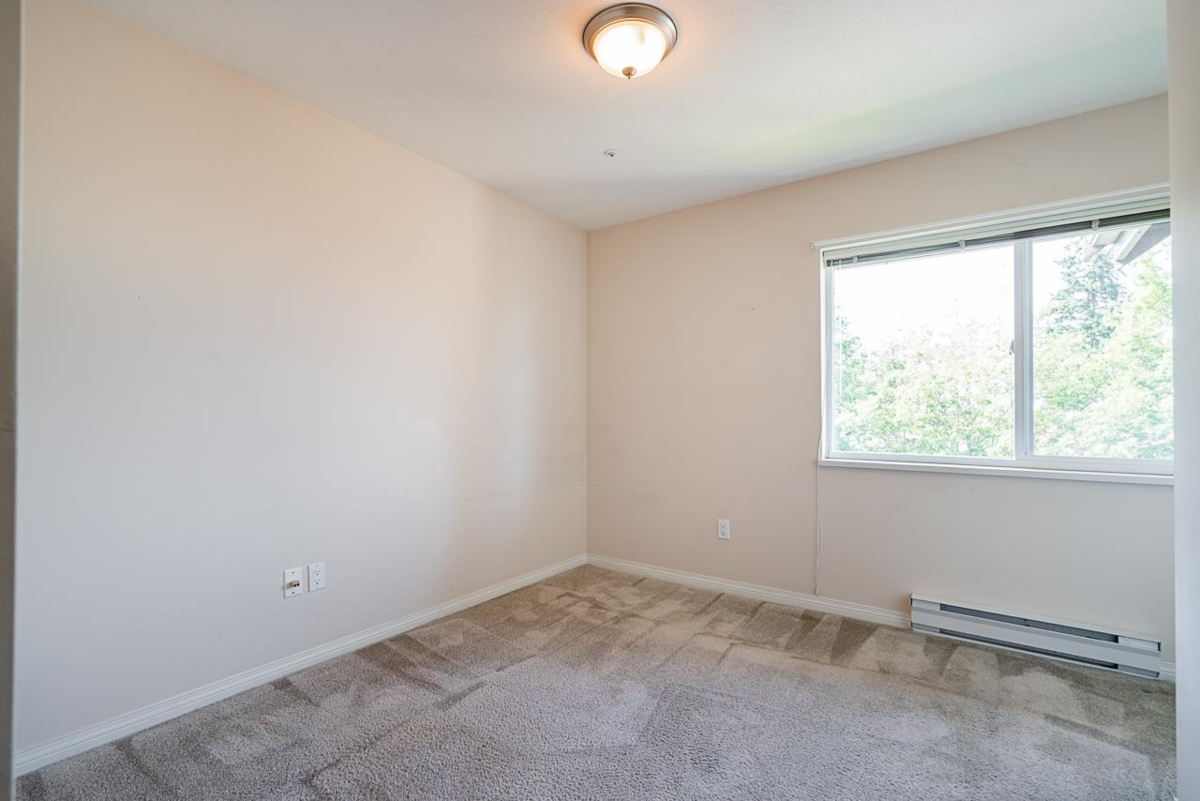 Loft / Bonus Room Photo of 401 15130 29a Avenue, Surrey, BC