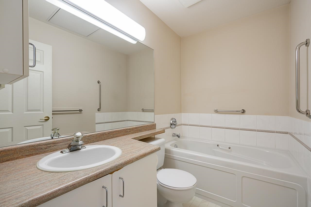 Office / Den Photo of 401 15130 29a Avenue, Surrey, BC