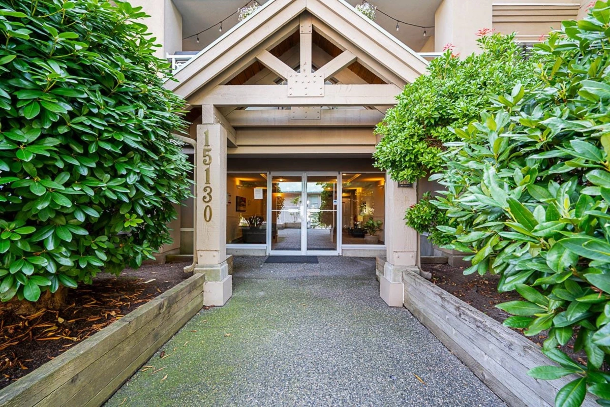 Outdoor Deck Photo of 401 15130 29a Avenue, Surrey, BC